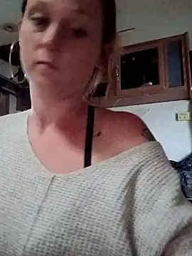 Queen2454 online show from 04.11.26