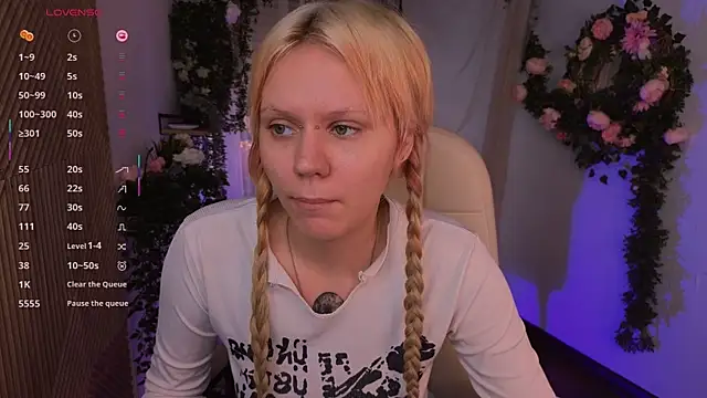 Snapshot of kitten_murray_ chatting on 11.09.25 kitten murray online show from 11.09.25