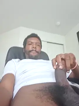 Snapshot of MrBigDickShow chatting on 10.17.25 MrBigDickShow online show from 10.17.25