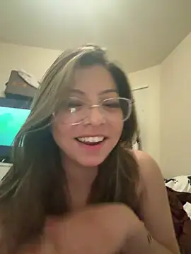 Snapshot of bunnygorl12 chatting on 05.13.26 bunnygorl12 online show from 05.13.26
