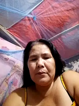 Snapshot of milagrose_rose chatting on 10.22.25 milagrose rose online show from 10.22.25