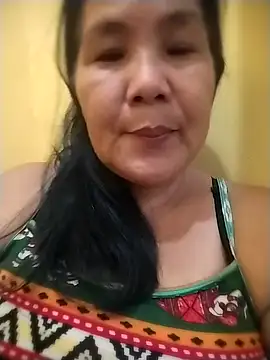 Snapshot of milagrose_rose chatting on 11.30.25 milagrose rose online show from 11.30.25