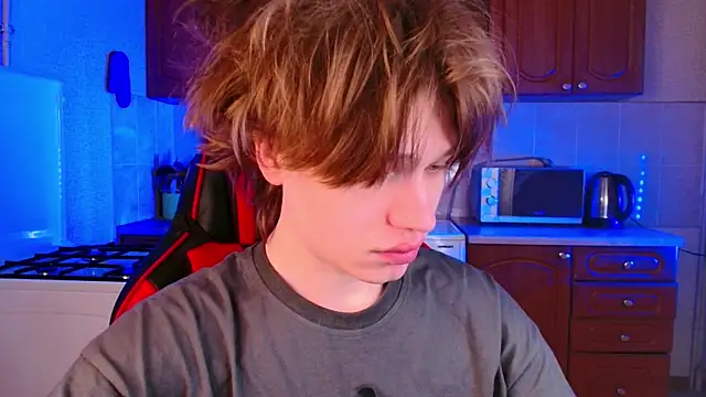 Snapshot of jeffreyue chatting on 11.24.25 jeffreyue online show from 11.24.25