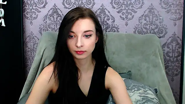 Snapshot of DominantLuna chatting on 04.30.26 DominantLuna online show from 04.30.26