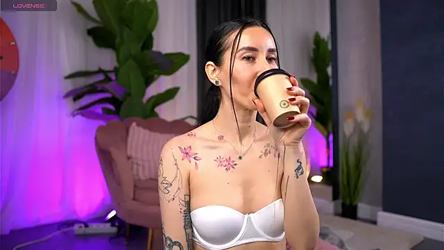 SerenaVelour online show from 10.23.25