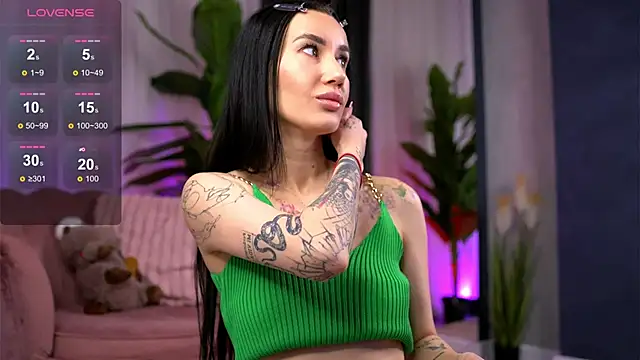 SerenaVelour online show from 11.03.25