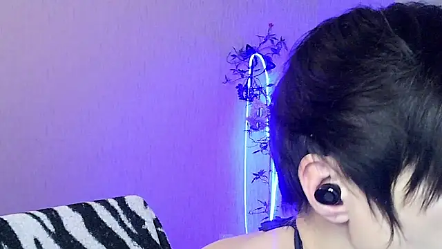 Snapshot of Ashley_Brookss chatting on 11.27.25 Ashley Brookss online show from 11.27.25