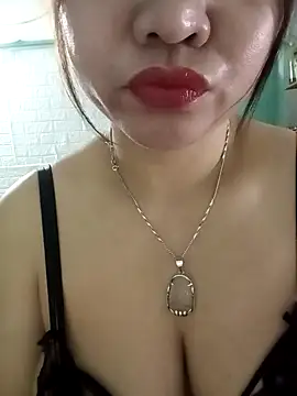 Snapshot of ZingCii chatting on 10.03.25 ZingCii online show from 10.03.25