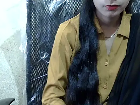 Snapshot of Shazi_1 chatting on 11.10.25 Shazi 1 online show from 11.10.25