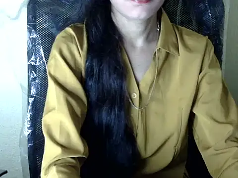 Snapshot of Shazi_1 chatting on 11.17.25 Shazi 1 online show from 11.17.25