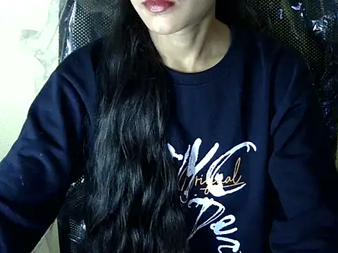 Snapshot of Shazi_1 chatting on 11.18.25 Shazi 1 online show from 11.18.25