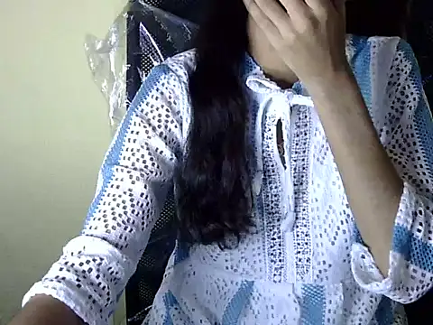 Snapshot of Shazi_1 chatting on 11.28.25 Shazi 1 online show from 11.28.25