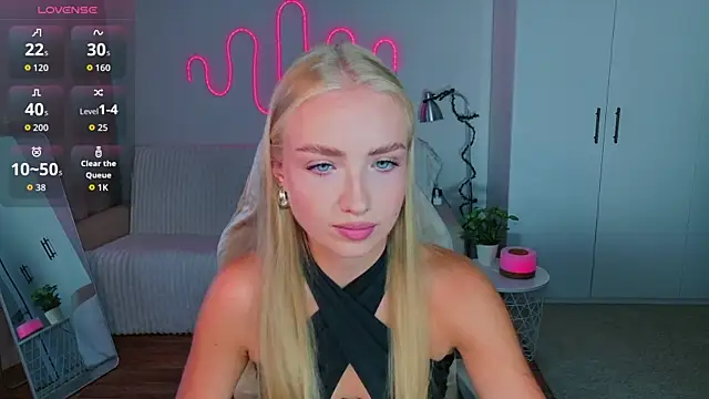 TessaGrays online show from 07.10.26