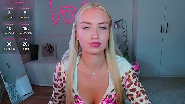 TessaGrays online show from 07.31.26