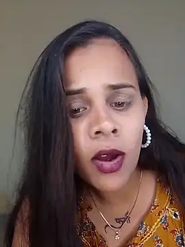 Snapshot of Naughtysilk chatting on 10.14.25 Naughtysilk online show from 10.14.25