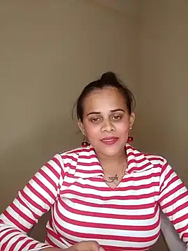 Snapshot of Naughtysilk chatting on 10.21.25 Naughtysilk online show from 10.21.25