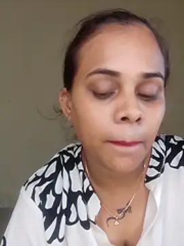 Snapshot of Naughtysilk chatting on 10.24.25 Naughtysilk online show from 10.24.25