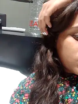 Snapshot of Naughtysilk chatting on 10.26.25 Naughtysilk online show from 10.26.25