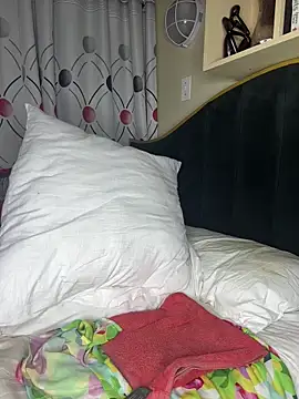 CynnxxxBarb online show from 12.19.25