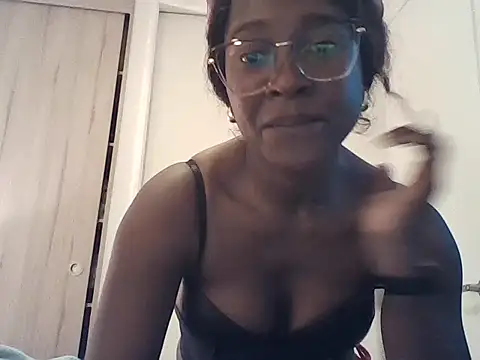 Snapshot of Bren033 chatting on 09.29.25 Bren033 online show from 09.29.25