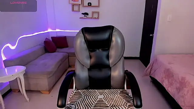 Scarlett  Cooper   online show from 11.19.25