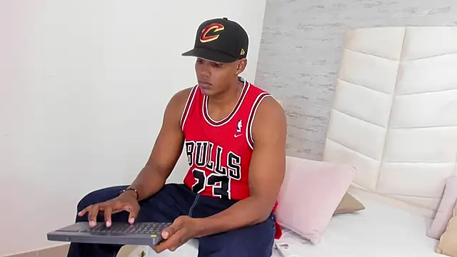 jax black online show from 10.21.25