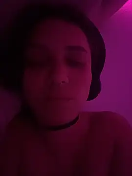 Snapshot of DreadPink chatting on 12.16.25 DreadPink online show from 12.16.25