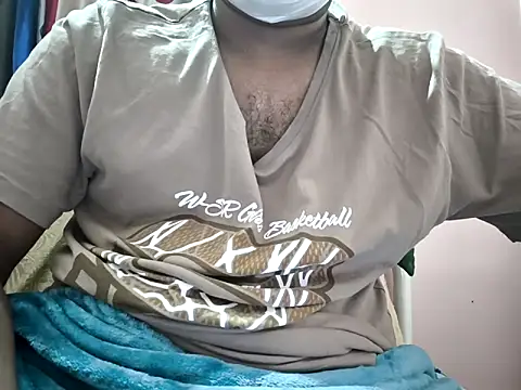 Snapshot of mallu_boy_23 chatting on 10.03.25 mallu boy 23 online show from 10.03.25