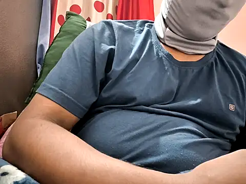 Snapshot of mallu_boy_23 chatting on 10.04.25 mallu boy 23 online show from 10.04.25