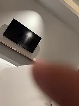 HenryLee1983-cums online show from 04.24.26