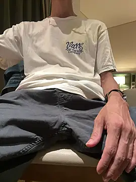 HenryLee1983-cums online show from 05.20.26