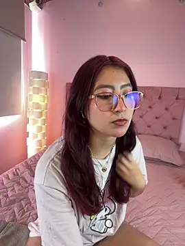 saramooon online show from 10.24.25