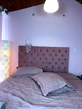 saramooon online show from 10.27.25