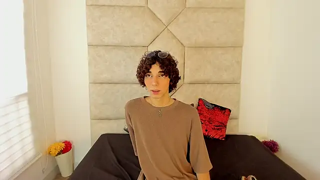 Scaarlett 22  online show from 10.01.25