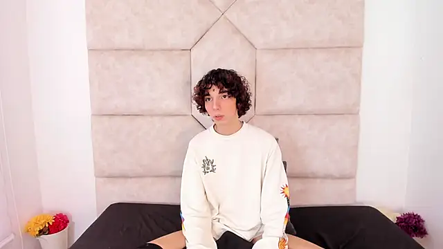 Scaarlett 22  online show from 10.10.25