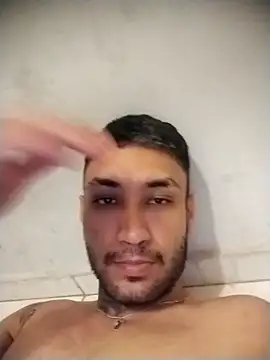 Snapshot of favelaboy10 chatting on 10.23.25 favelaboy10 online show from 10.23.25