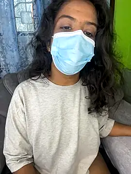 Snapshot of SukiyamaAsia chatting on 10.13.25 SukiyamaAsia online show from 10.13.25