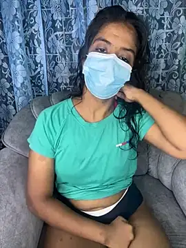 Snapshot of SukiyamaAsia chatting on 10.15.25 SukiyamaAsia online show from 10.15.25