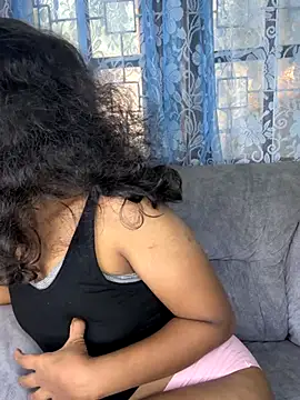 Snapshot of SukiyamaAsia chatting on 10.17.25 SukiyamaAsia online show from 10.17.25