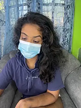 Snapshot of SukiyamaAsia chatting on 10.31.25 SukiyamaAsia online show from 10.31.25