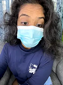 Snapshot of SukiyamaAsia chatting on 11.14.25 SukiyamaAsia online show from 11.14.25