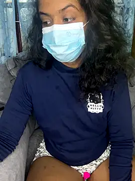 Snapshot of SukiyamaAsia chatting on 11.20.25 SukiyamaAsia online show from 11.20.25