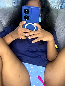 Snapshot of SukiyamaAsia chatting on 11.24.25 SukiyamaAsia online show from 11.24.25