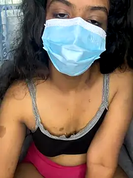 Snapshot of SukiyamaAsia chatting on 11.26.25 SukiyamaAsia online show from 11.26.25