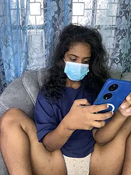 Snapshot of SukiyamaAsia chatting on 12.04.25 SukiyamaAsia online show from 12.04.25