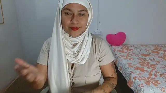 Nadia hasbun online show from 11.12.25