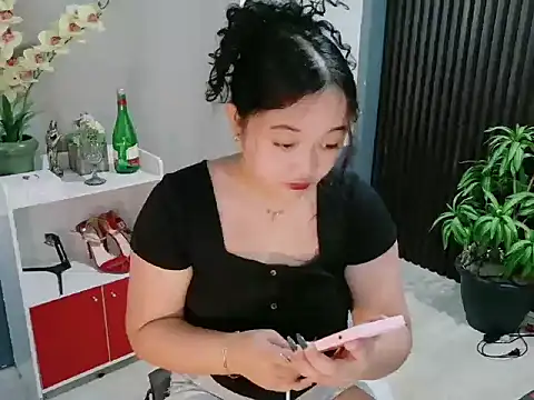 UrFavouriteCravings online show from 12.21.25