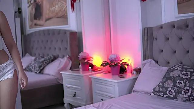 AuroraSins online show from 12.19.25