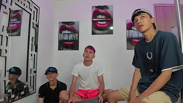 VERY HOT GUYS online show from 12.05.25