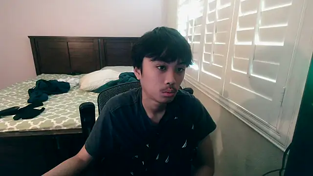 youngasianboy2007 online show from 04.14.26